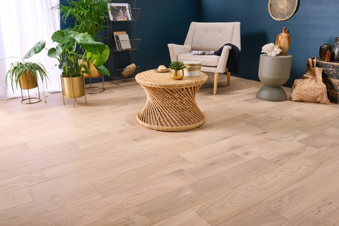 Parquet chêne massif - Huilé bois brut - 18 x 150 mm – Image 1