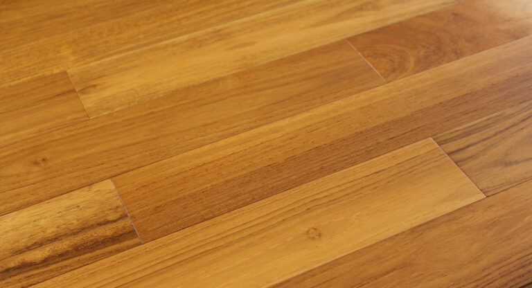 Parquet teck massif – Verni – 15 x 90 mm