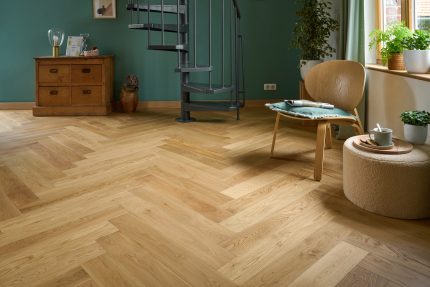 Parquet batons rompus Chêne massif – Naturel – 18 x 125 mm