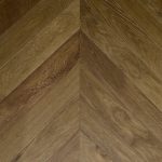 Parquet point de hongrie – Chêne massif – Teinte brune – 18 x 125 mm – Image 2