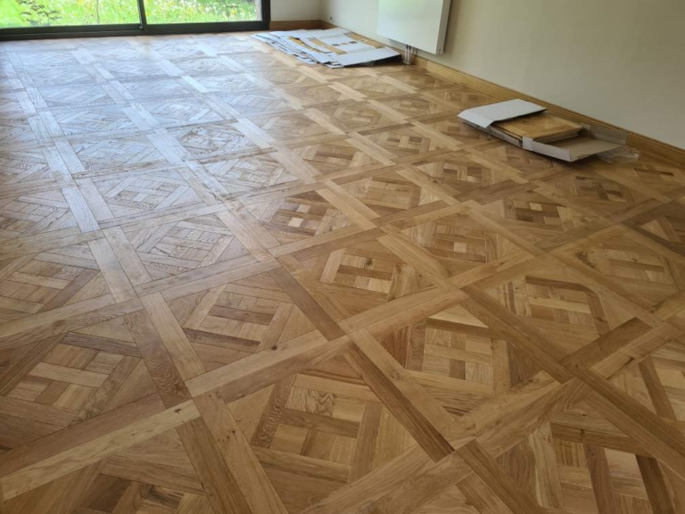 Parquet Versailles en métropole lilloise – Chêne naturel dans un salon
